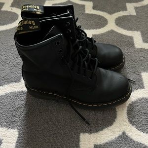 1460 WOMEN'S SMOOTH LEATHER LACE UP BOOTS